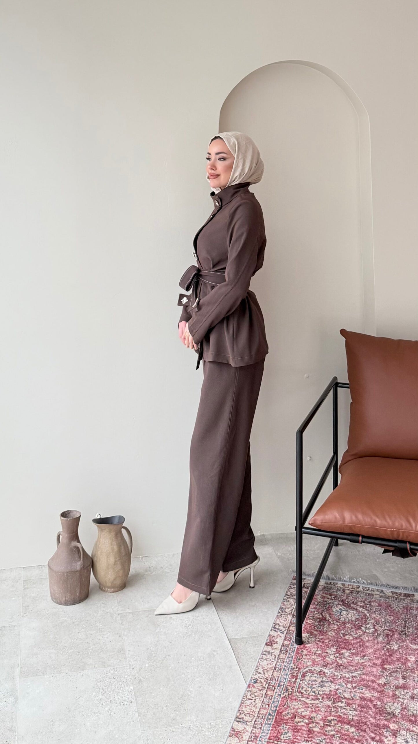 Miri Düğme Detaylı Takım – Kahve