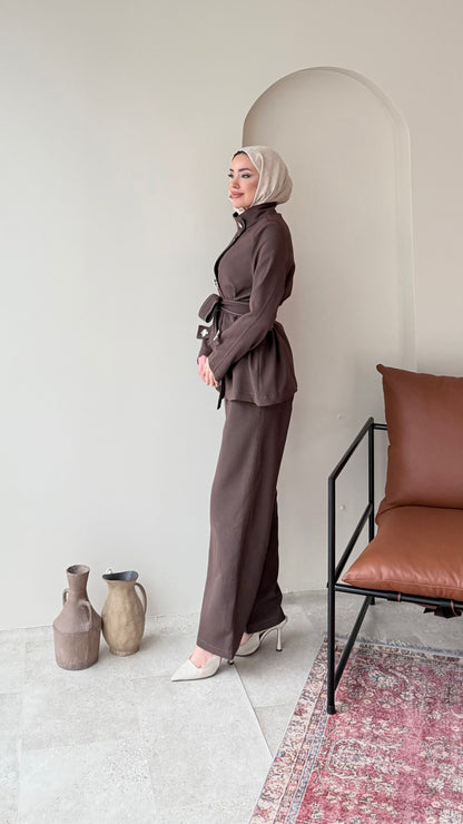 Miri Düğme Detaylı Takım – Kahve