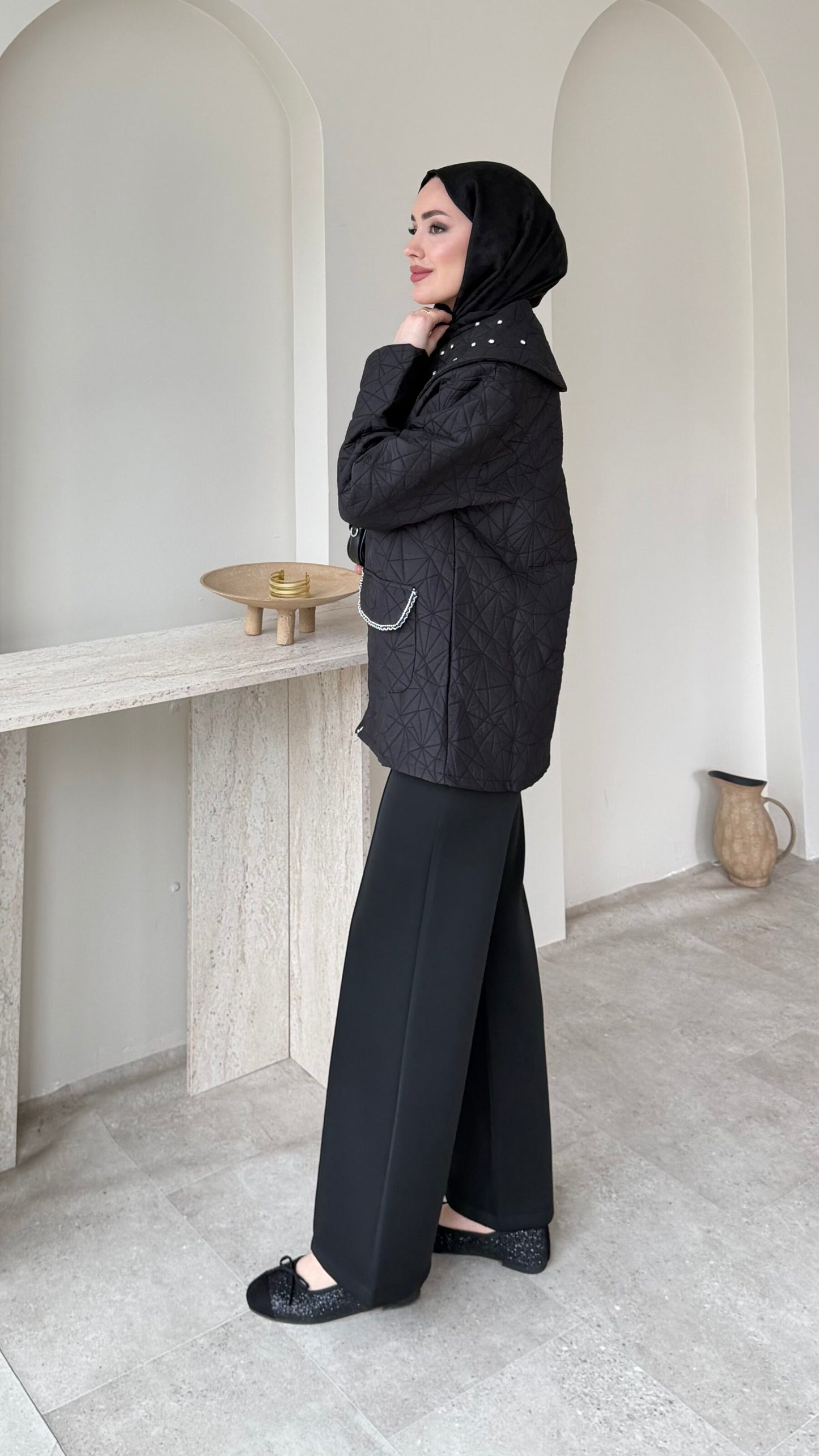 Lara Üçgen Desen Ceket – Siyah